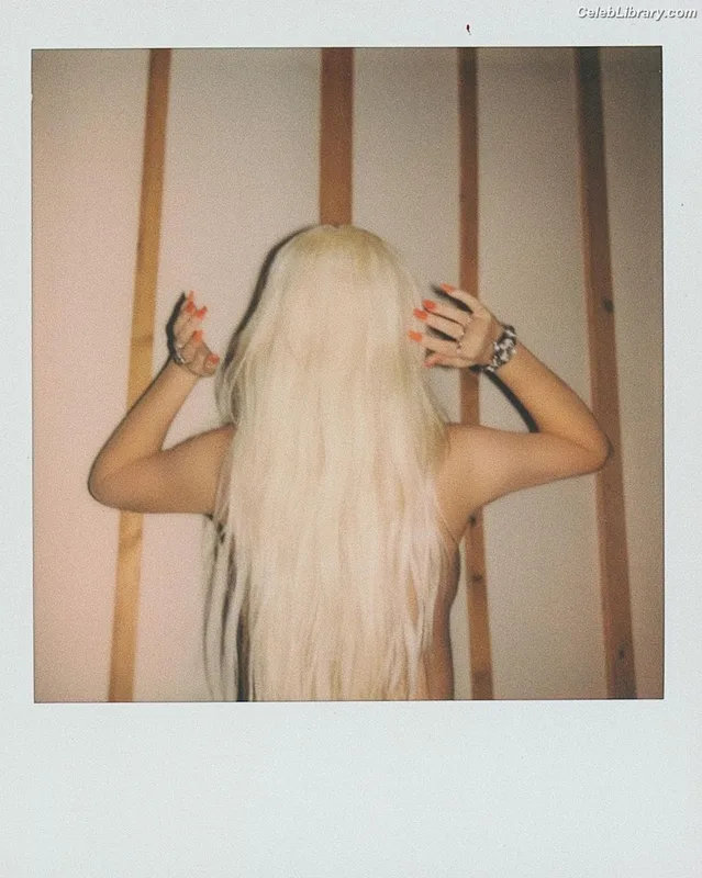 Christina Aguilera photo 20 of 635