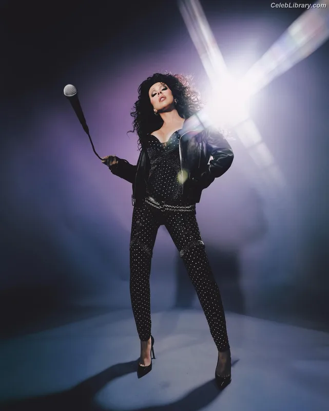 Christina Aguilera photo 2 of 635