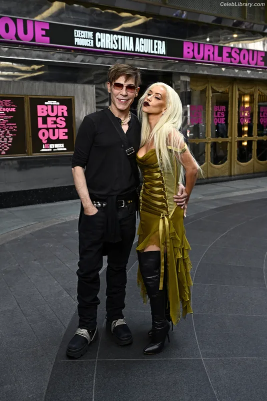 Christina Aguilera photo 7 of 635