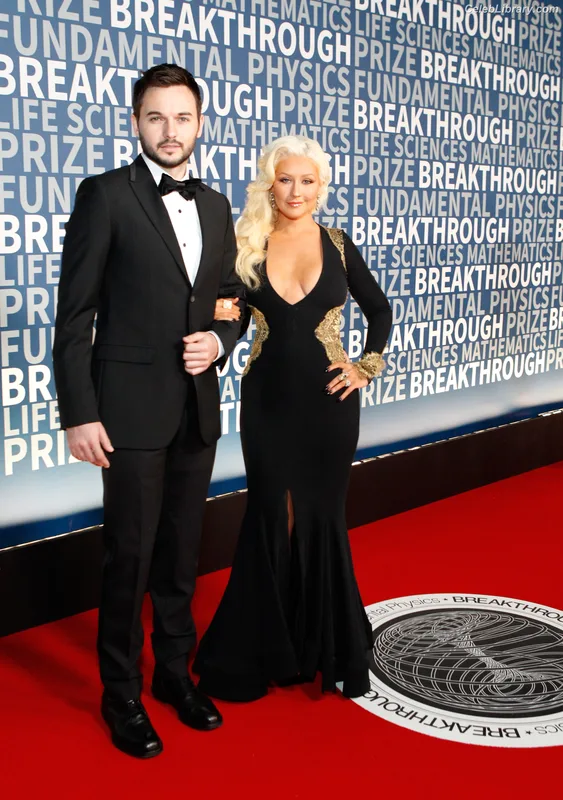 Christina Aguilera photo 11 of 635