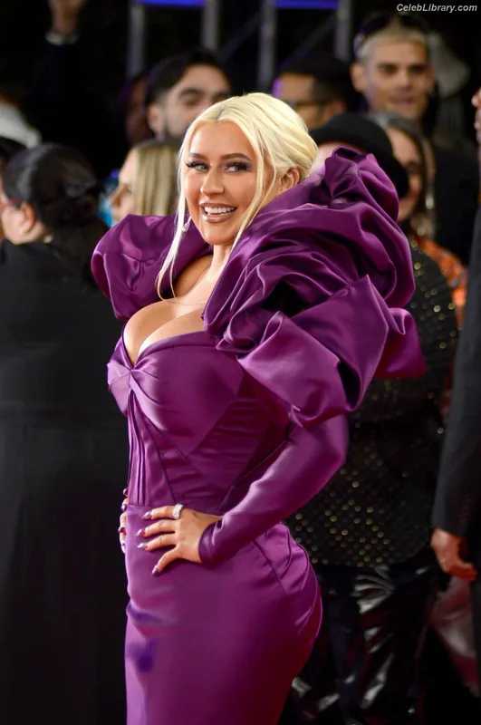 Christina Aguilera photo 24 of 635