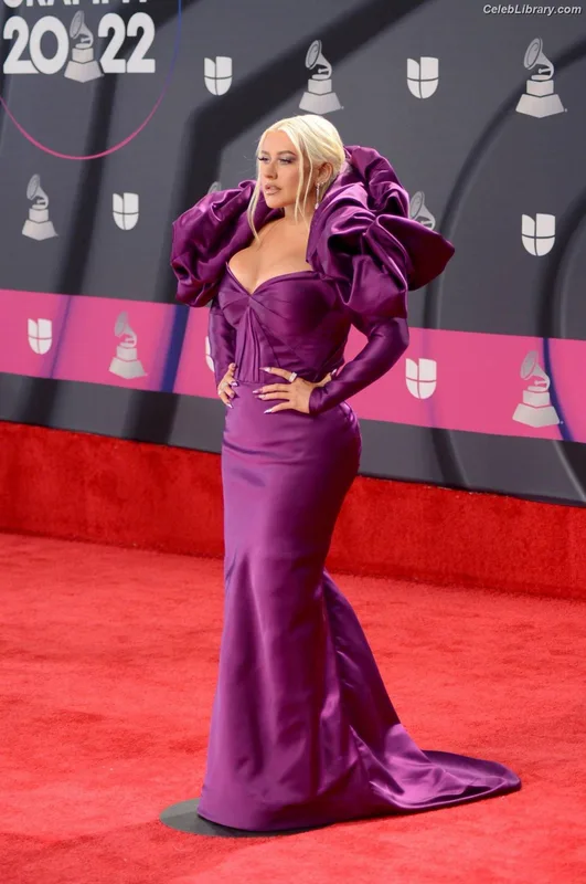 Christina Aguilera photo 6 of 635