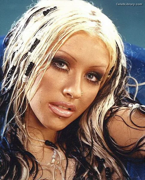 Christina Aguilera photo 23 of 635