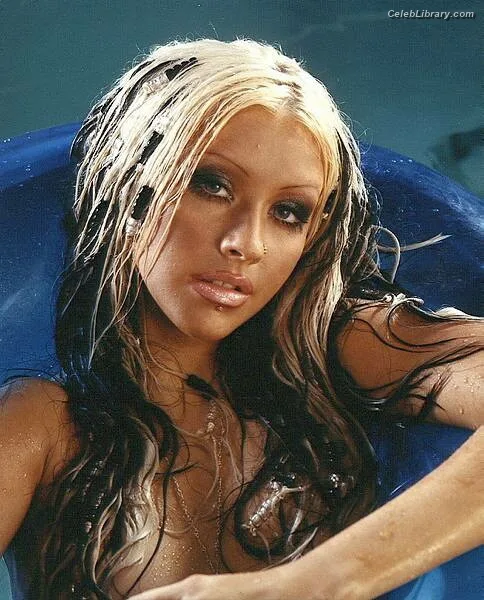 Christina Aguilera photo 24 of 635