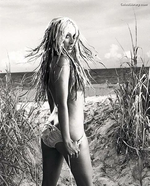Christina Aguilera photo 15 of 635