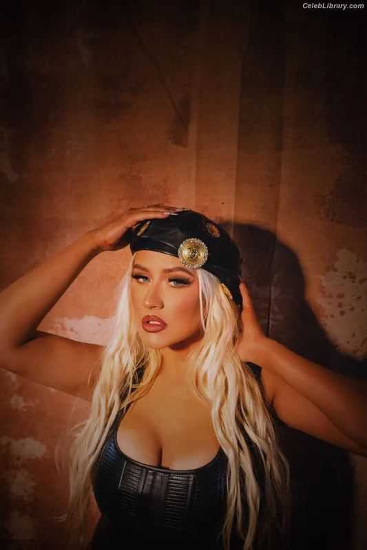 Christina Aguilera photo 18 of 635