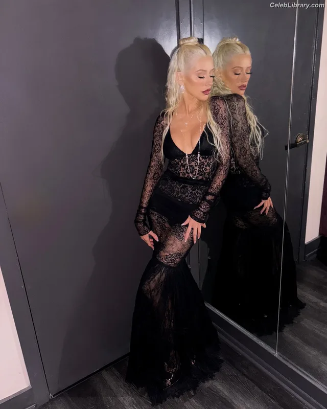 Christina Aguilera photo 19 of 635