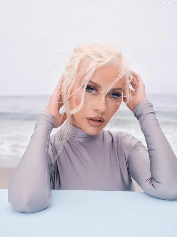 Christina Aguilera photo 3 of 635