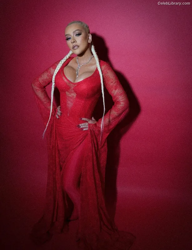 Christina Aguilera photo 10 of 635