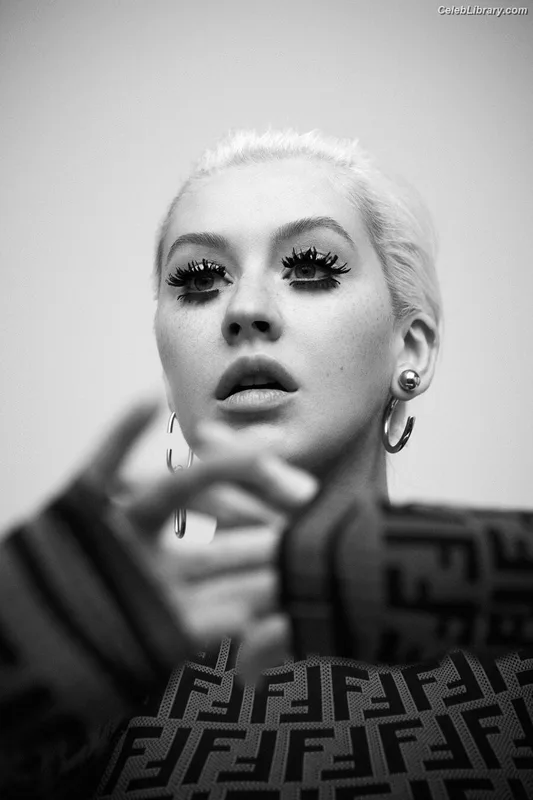 Christina Aguilera photo 8 of 635