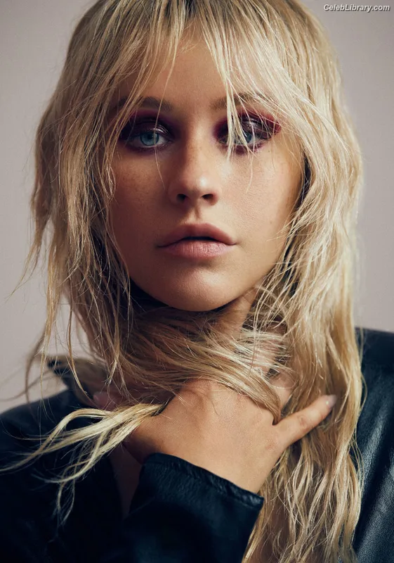 Christina Aguilera photo 10 of 635