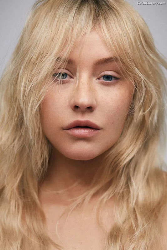 Christina Aguilera photo 11 of 635