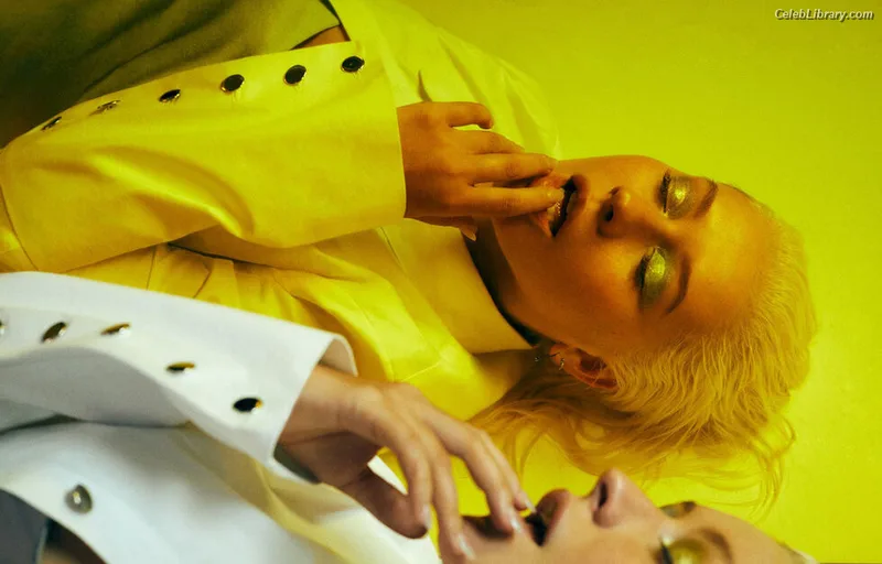 Christina Aguilera photo 5 of 635