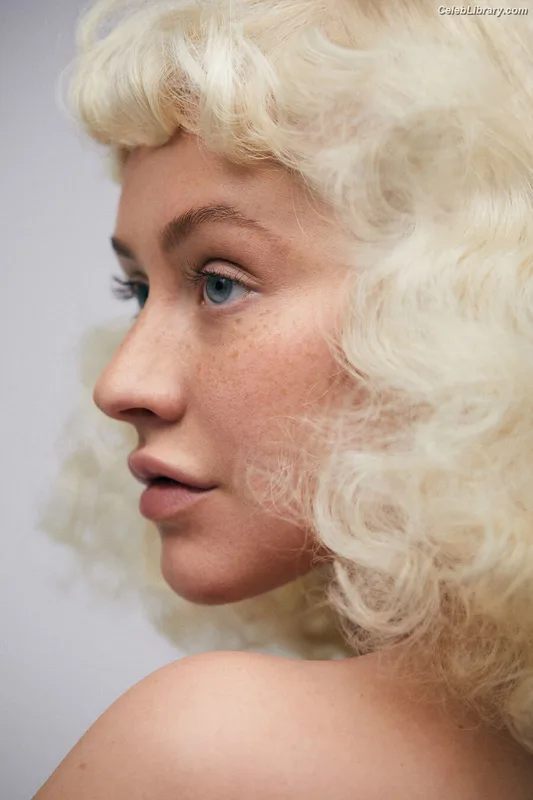 Christina Aguilera photo 9 of 635