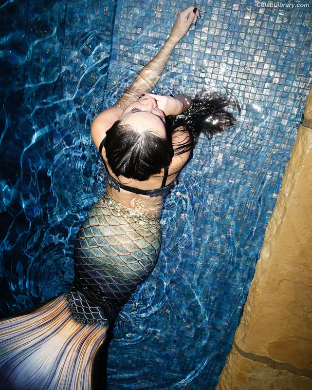 Christina Aguilera photo 17 of 635