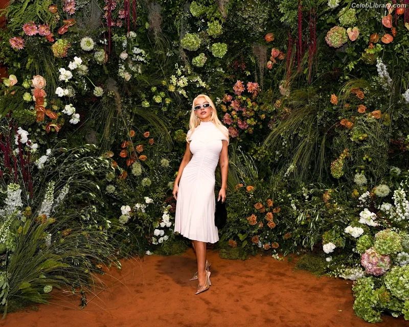 Christina Aguilera photo 24 of 635