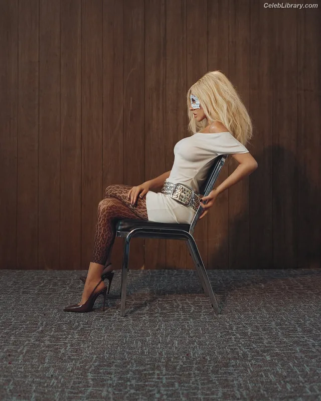 Christina Aguilera photo 8 of 635