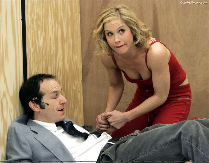Christina Applegate photo 22 of 77