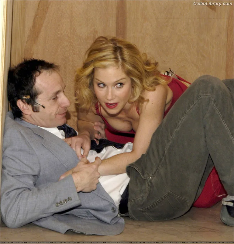 Christina Applegate photo 24 of 77