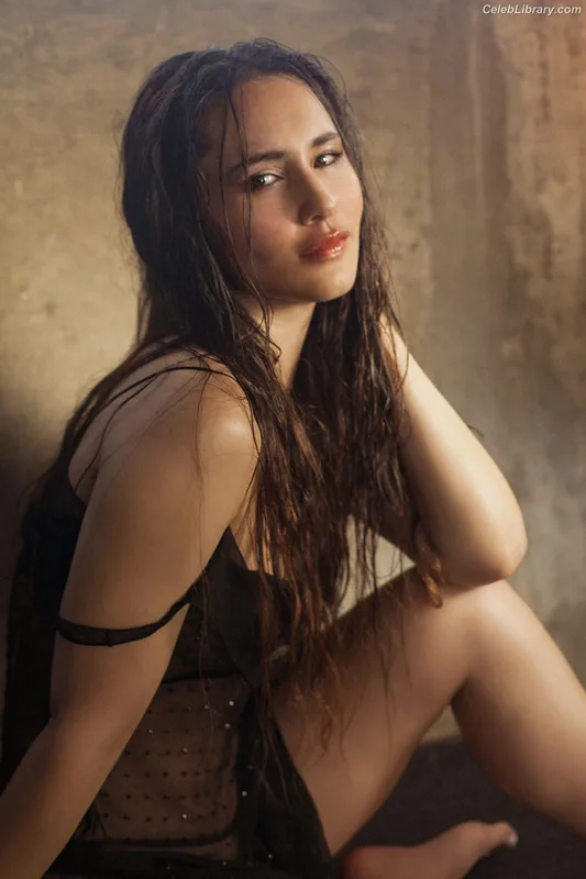 Christina Chong photo 4 of 75