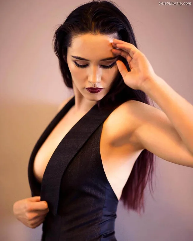 Christina Chong photo 10 of 75
