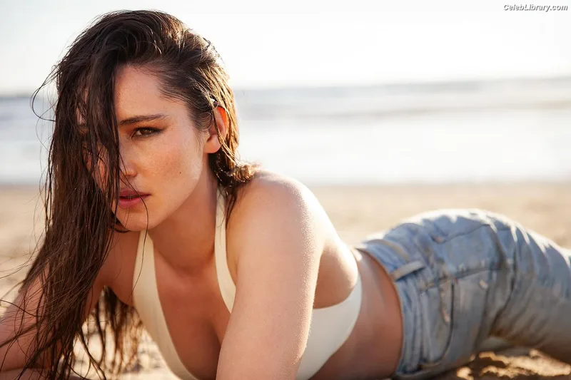 Christina Chong photo 17 of 75