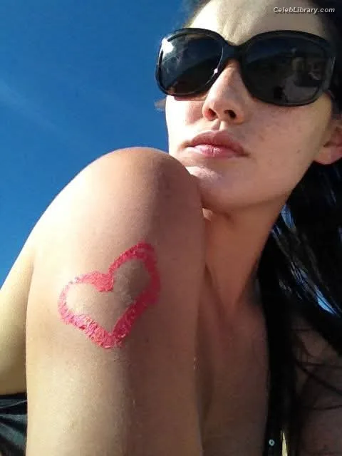 Christina Chong photo 3 of 75