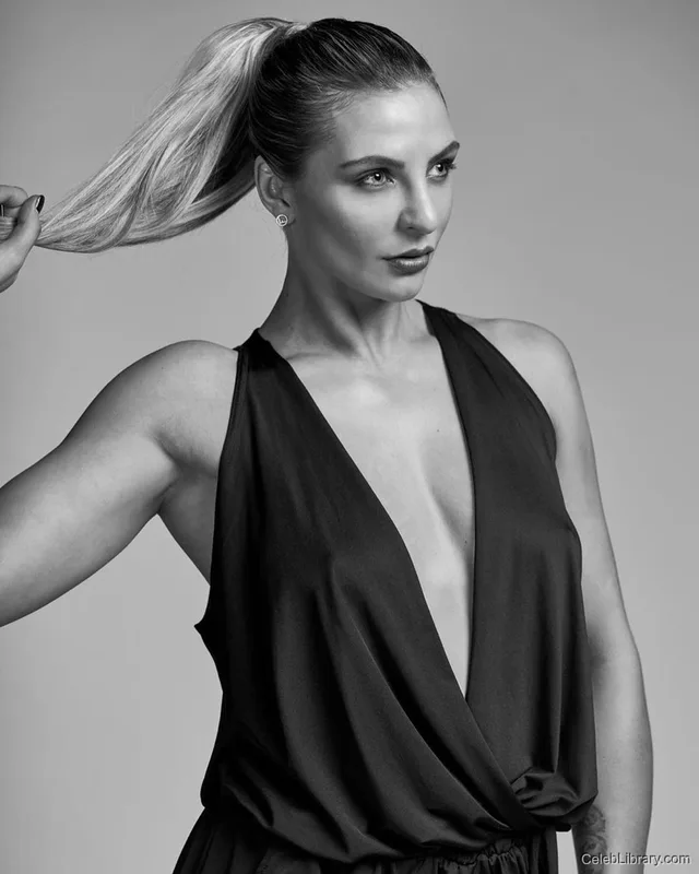 Christina Hammer photo 2 of 389