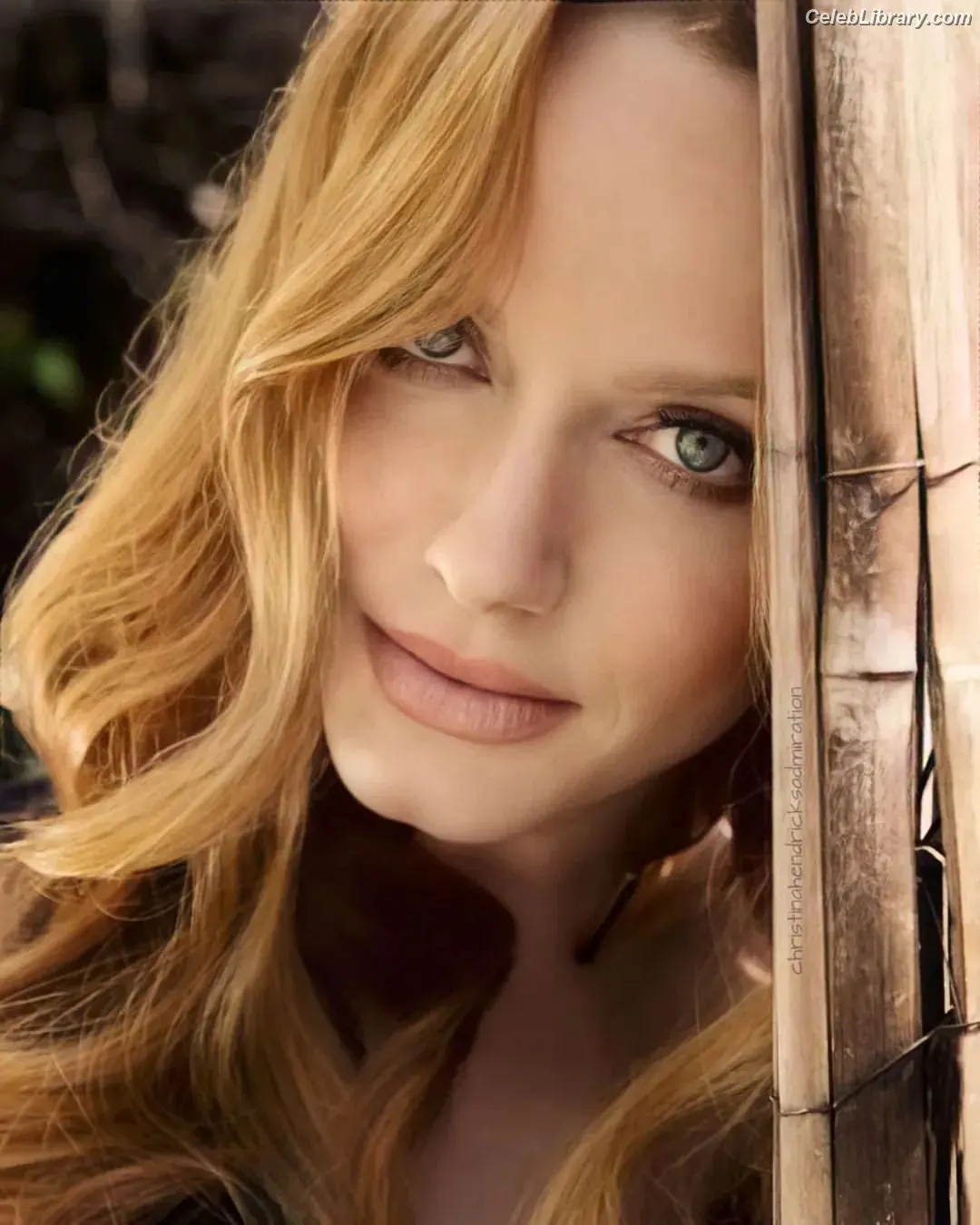 Christina Hendricks photo 7 of 2760