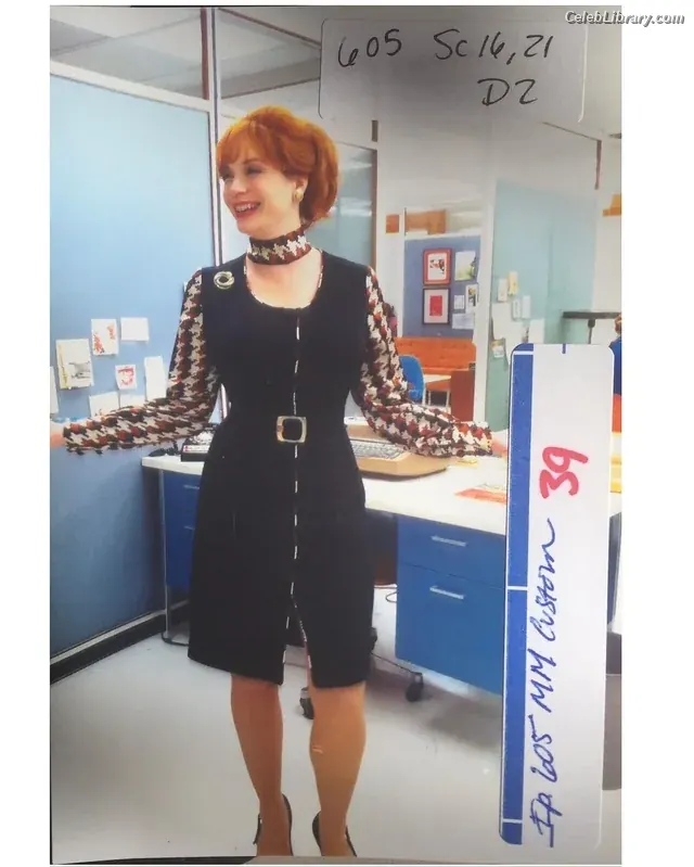 Christina Hendricks photo 17 of 2760