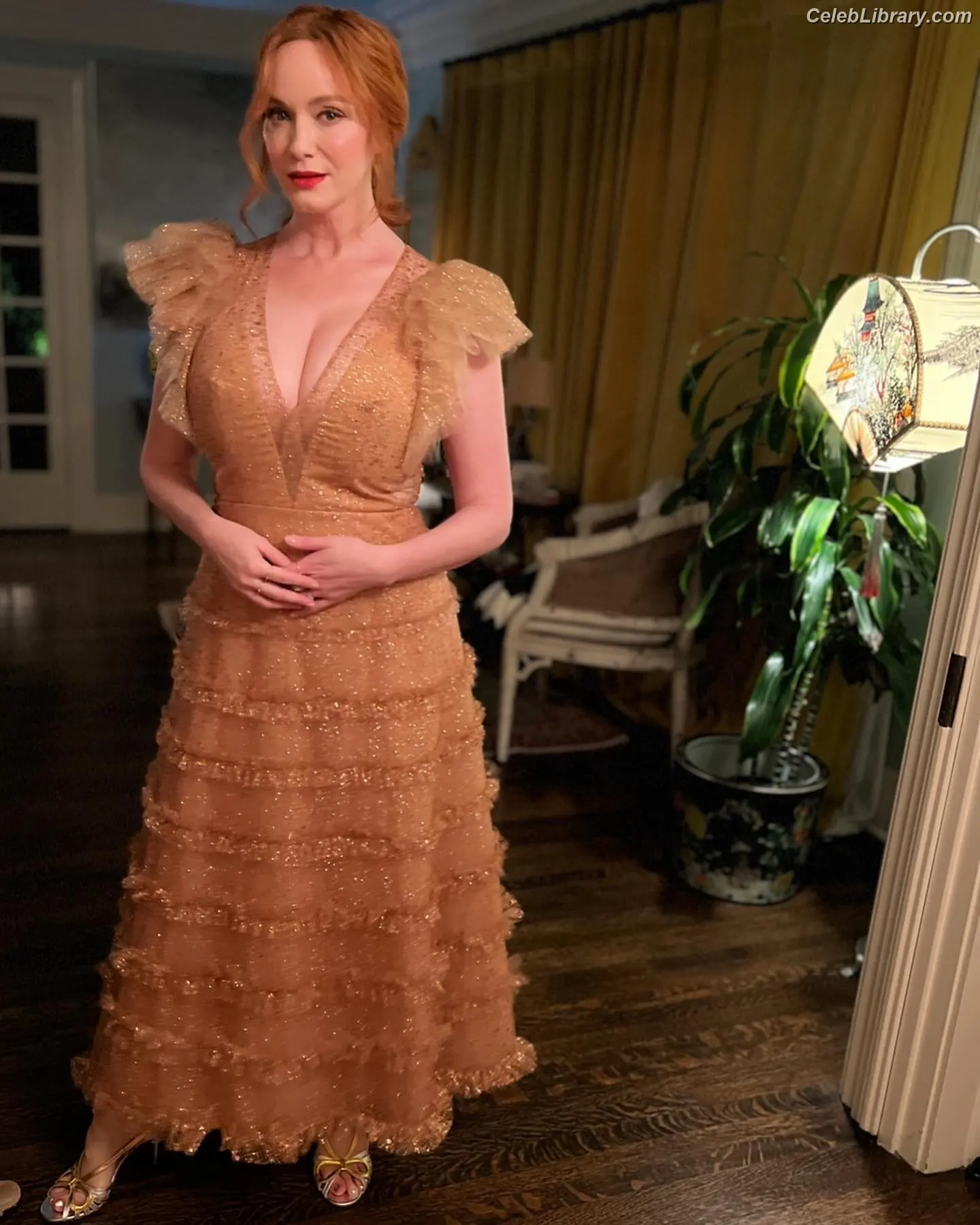 Christina Hendricks photo 22 of 2760
