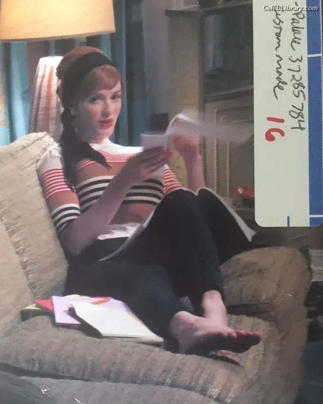Christina Hendricks photo 9 of 2760