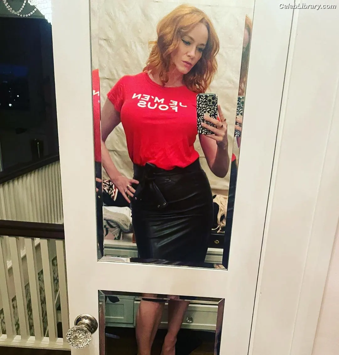 Christina Hendricks photo 19 of 2760