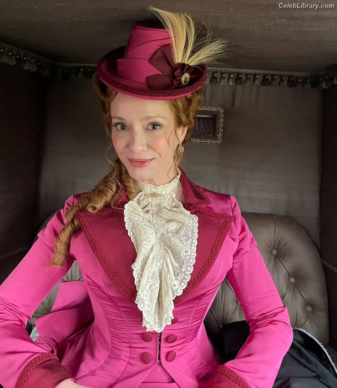 Christina Hendricks photo 18 of 2760