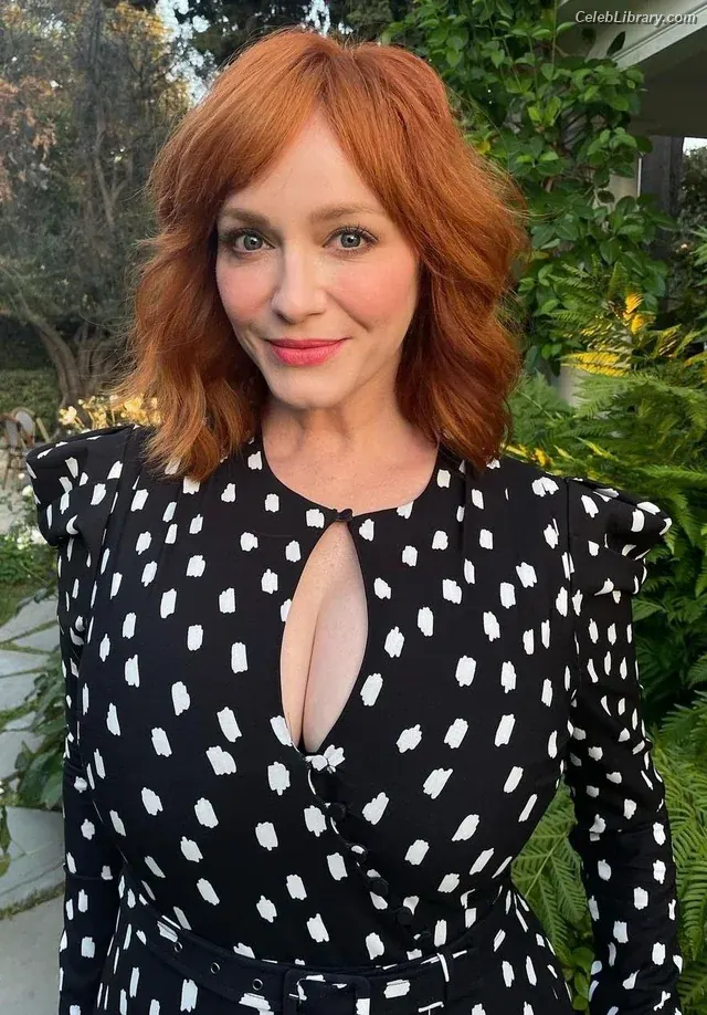 Christina Hendricks photo 5 of 2760