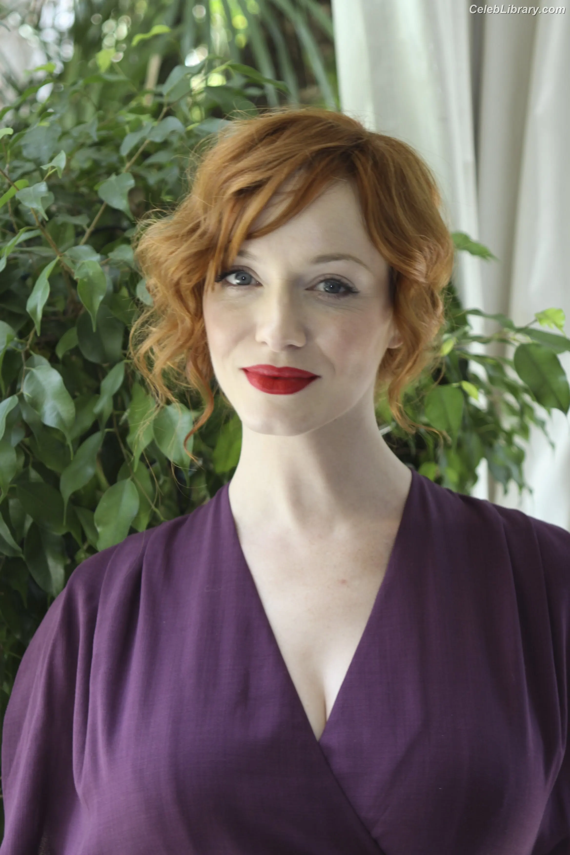 Christina Hendricks photo 18 of 2760