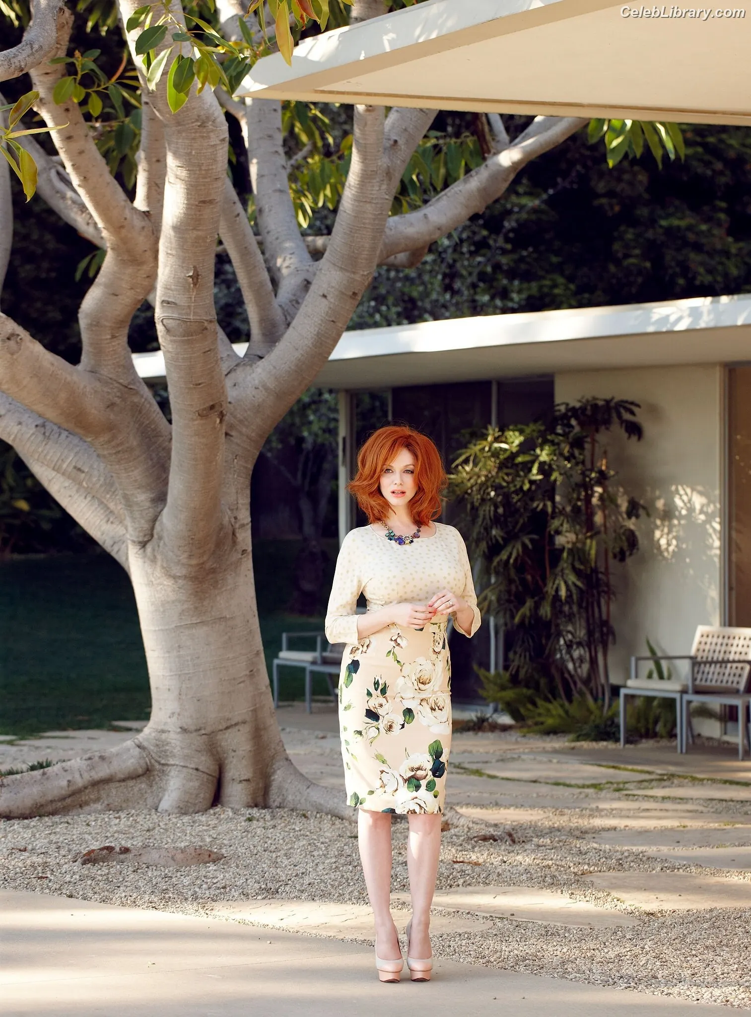 Christina Hendricks photo 12 of 2760