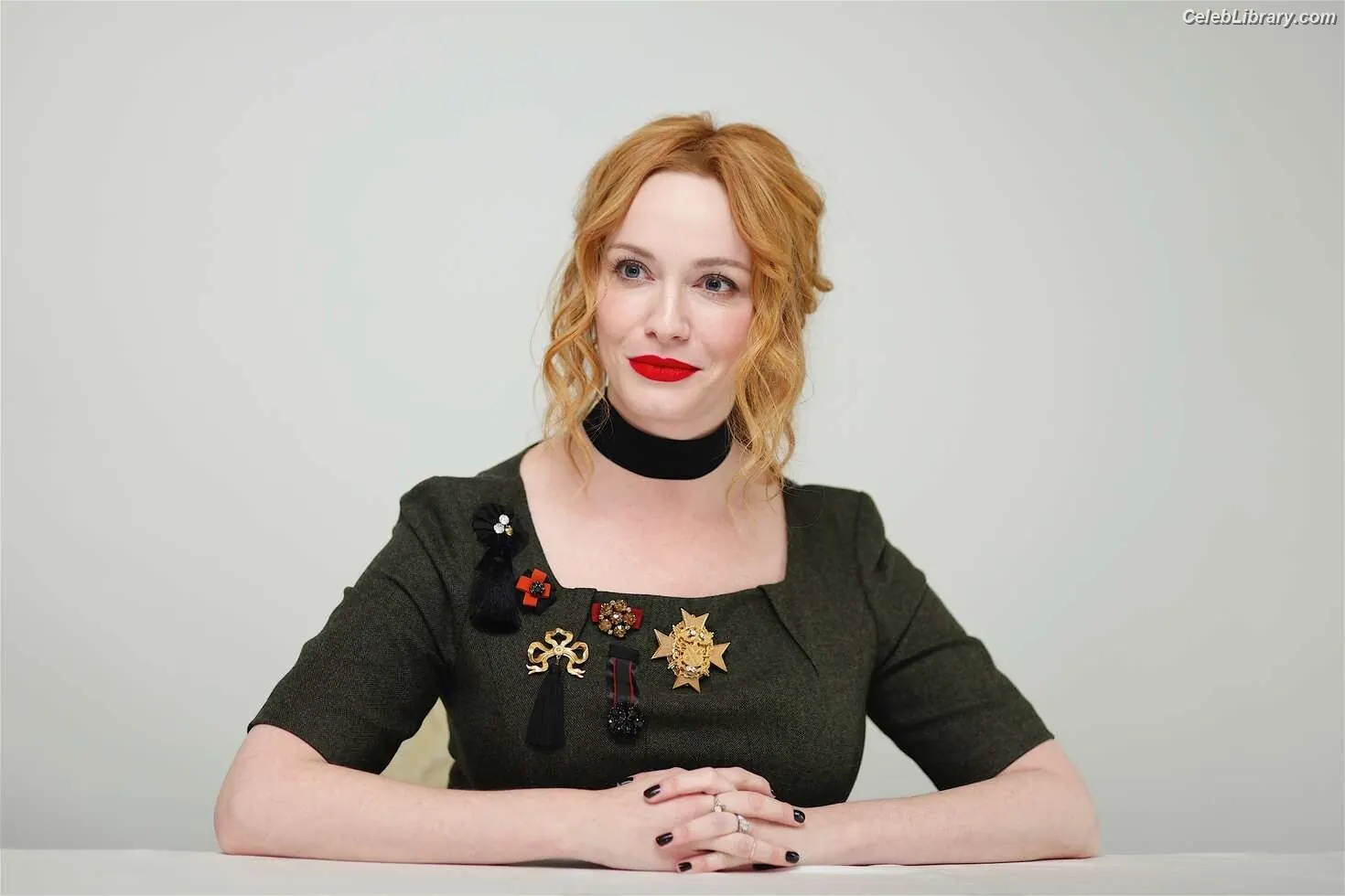 Christina Hendricks photo 4 of 2760