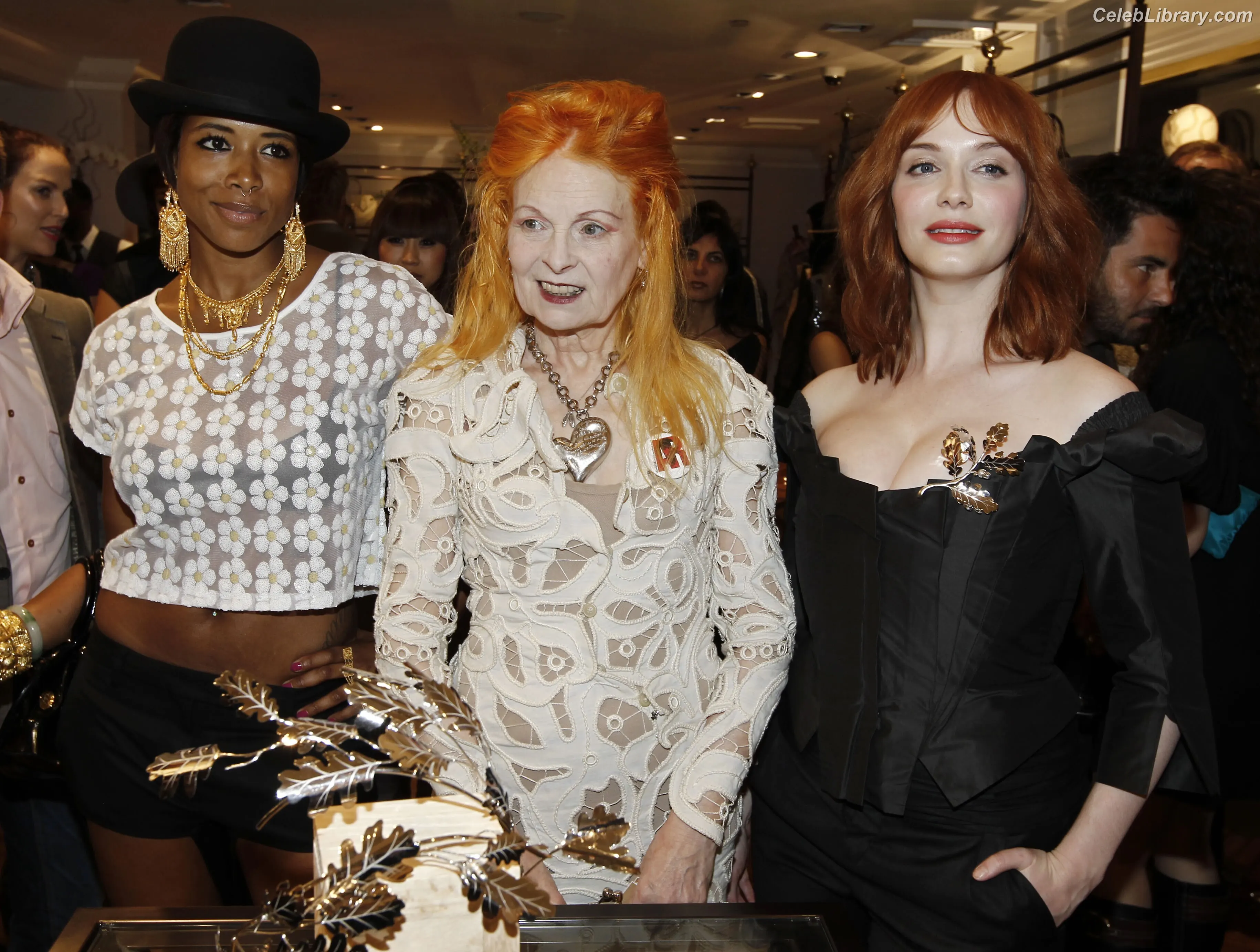 Christina Hendricks photo 6 of 2760