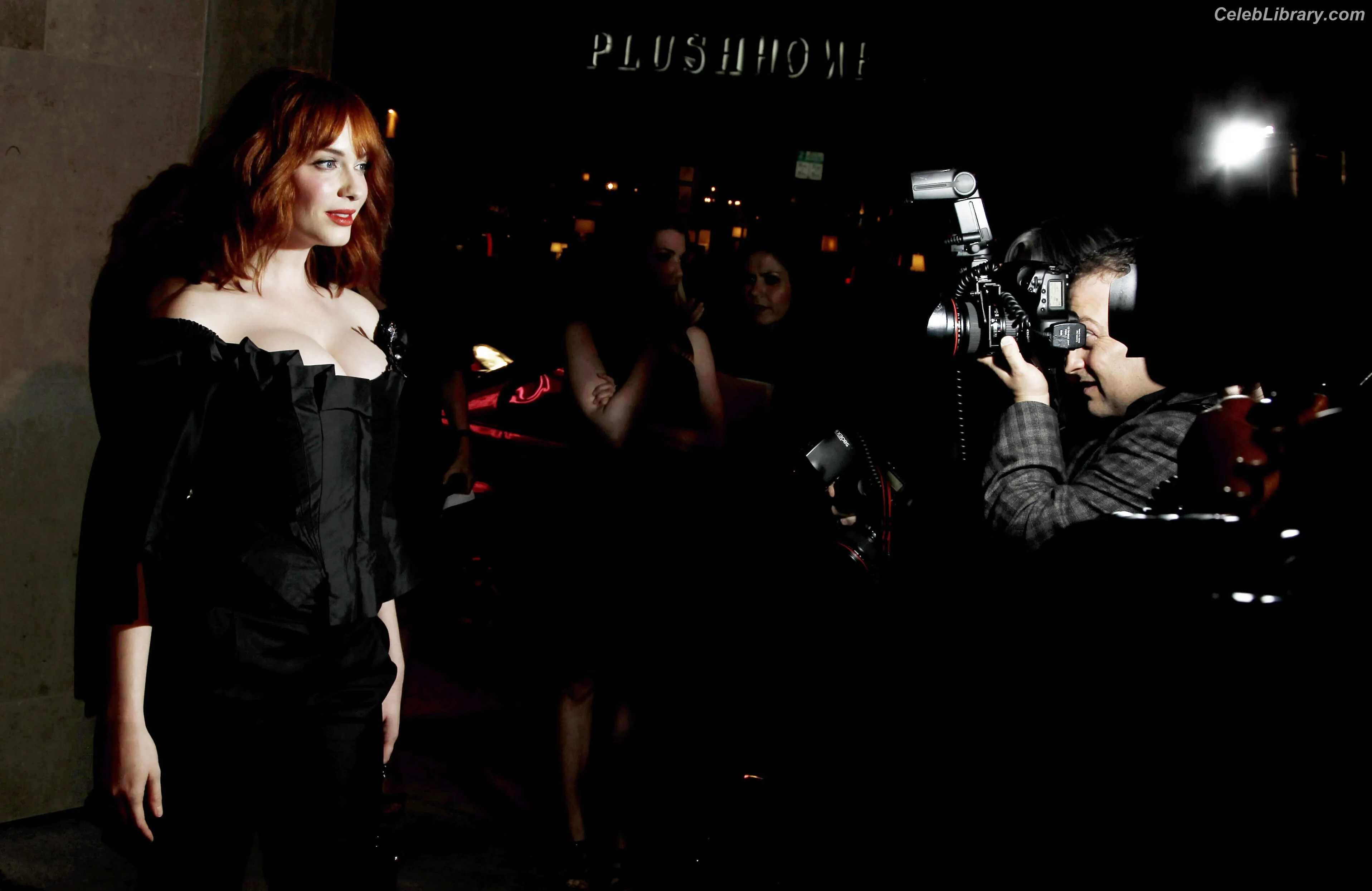 Christina Hendricks photo 12 of 2760