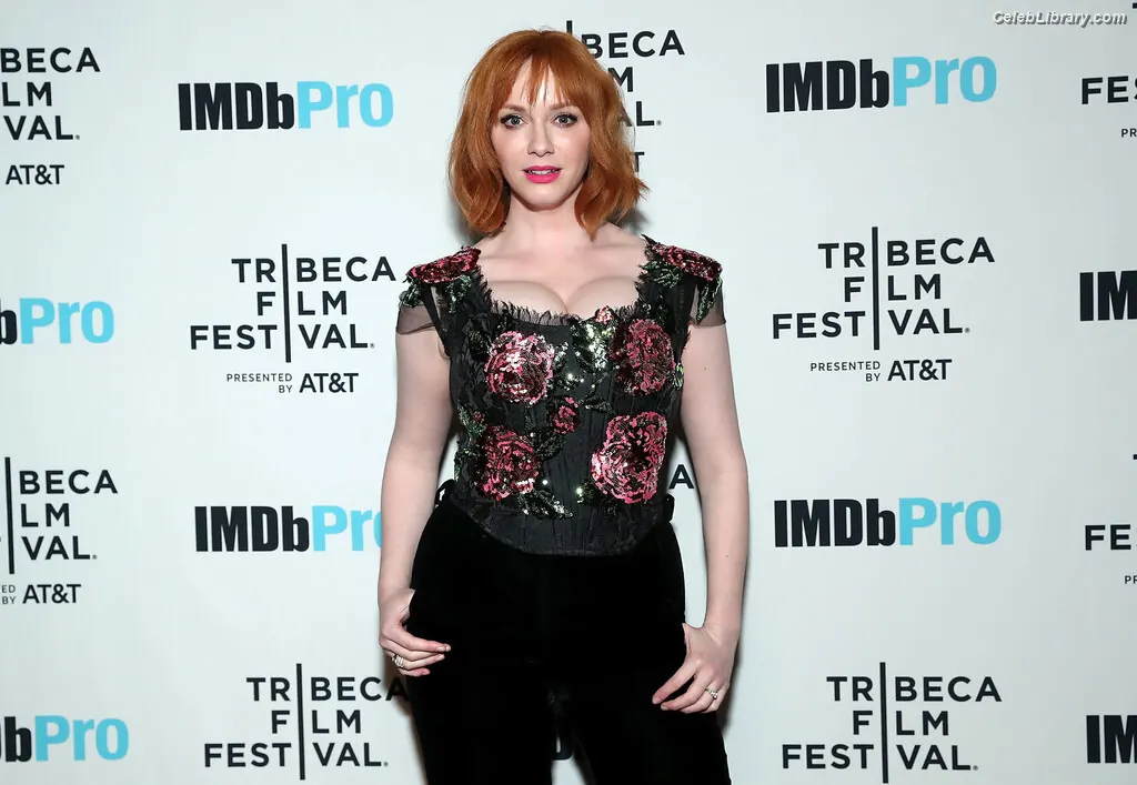 Christina Hendricks photo 14 of 2760