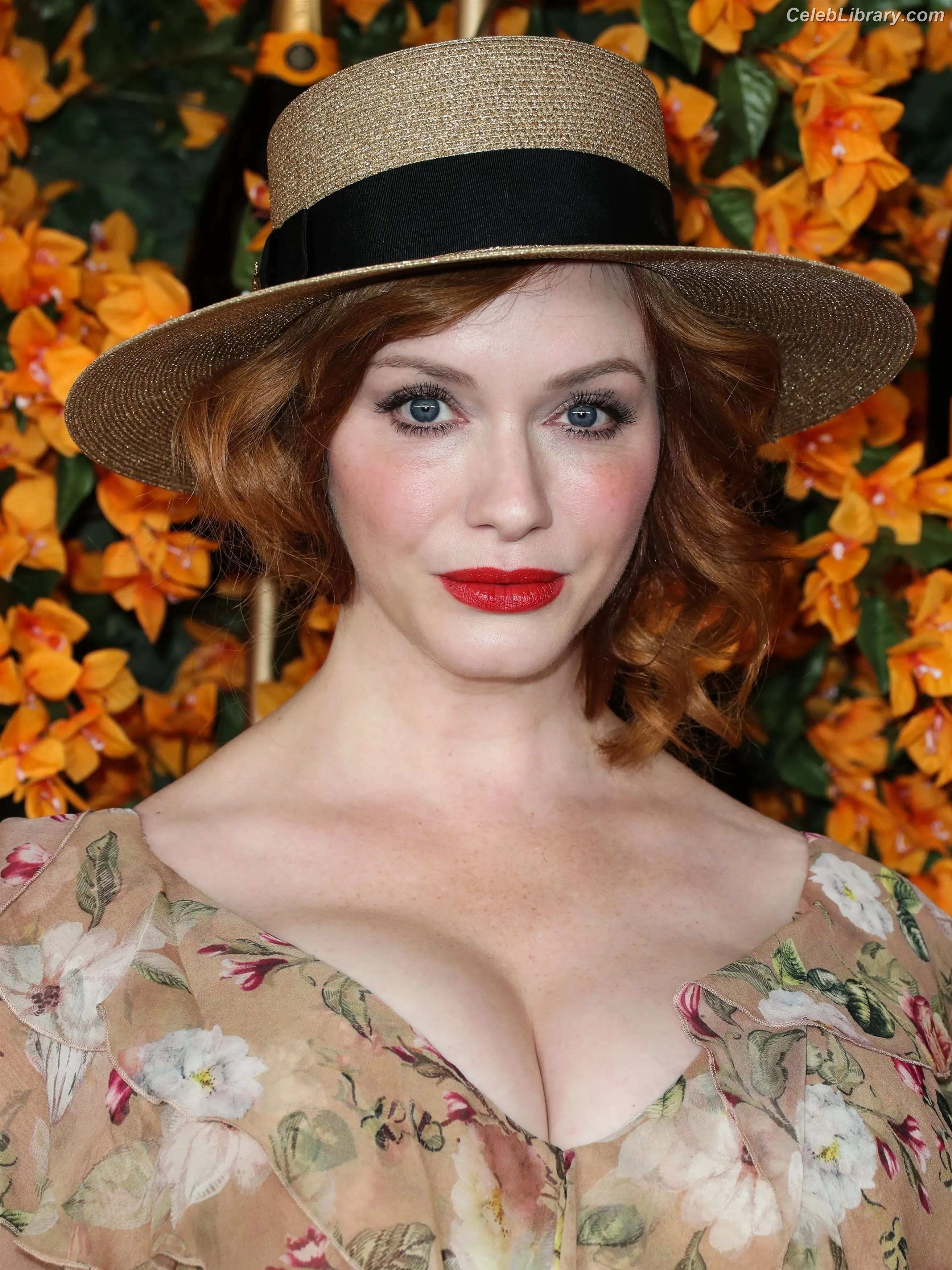 Christina Hendricks photo 8 of 2760