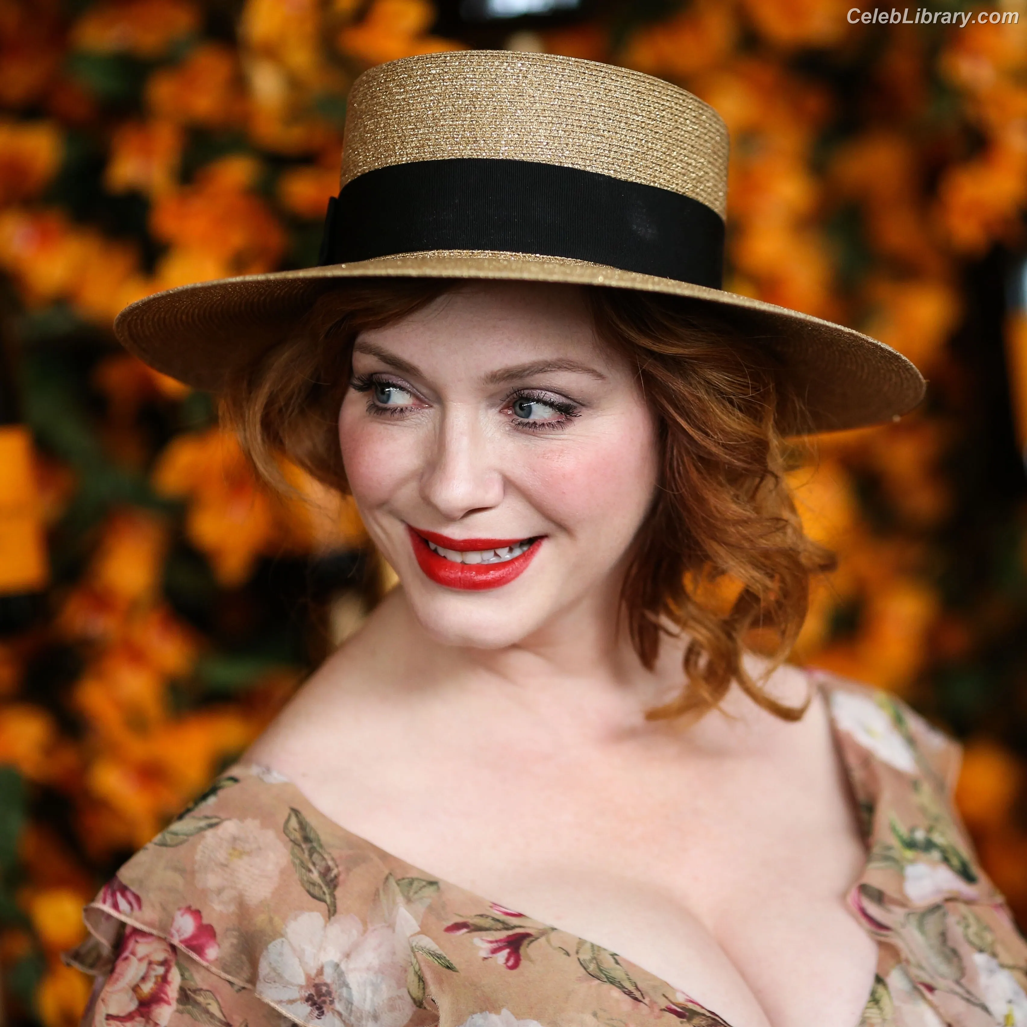 Christina Hendricks photo 16 of 2760