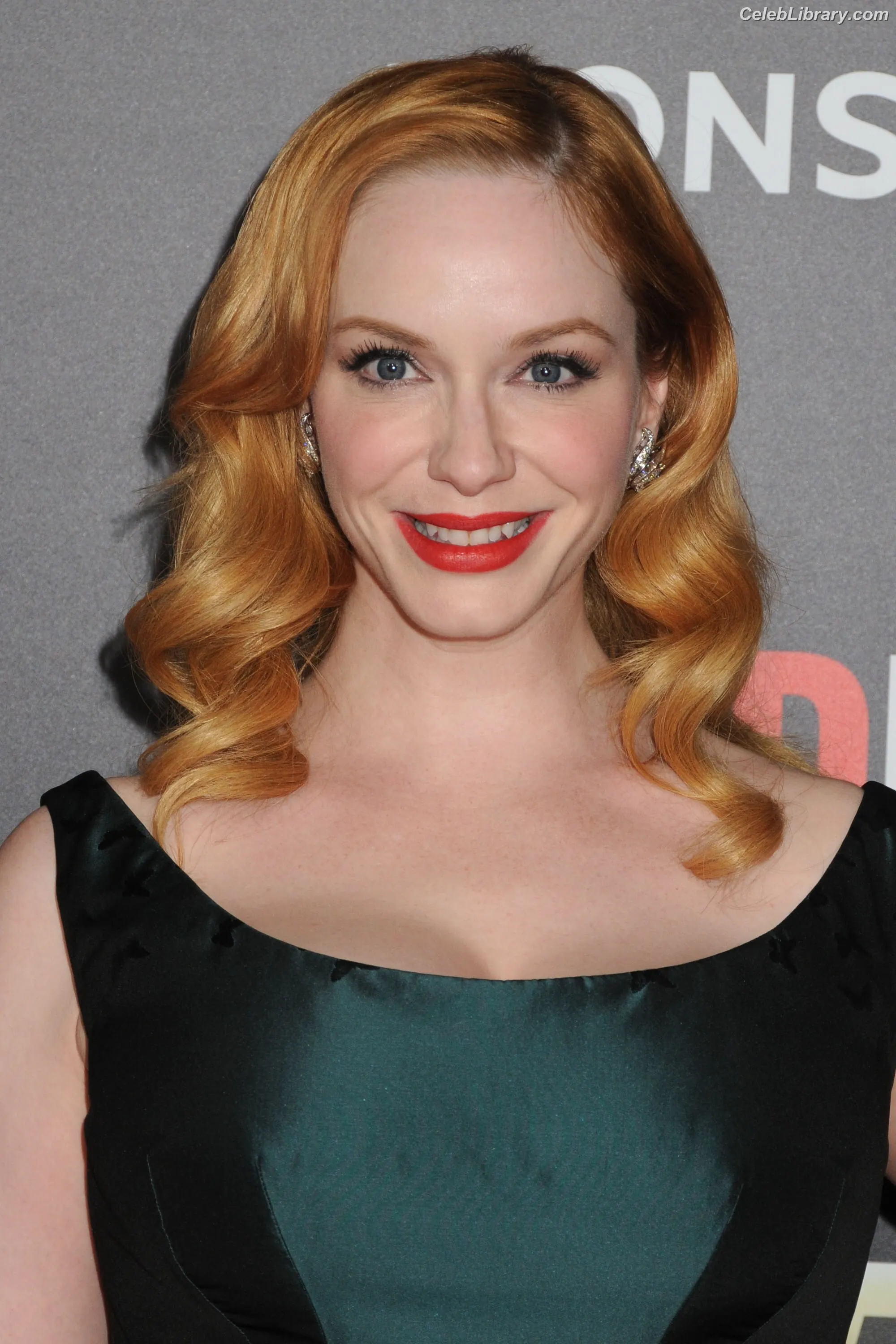 Christina Hendricks photo 10 of 2760