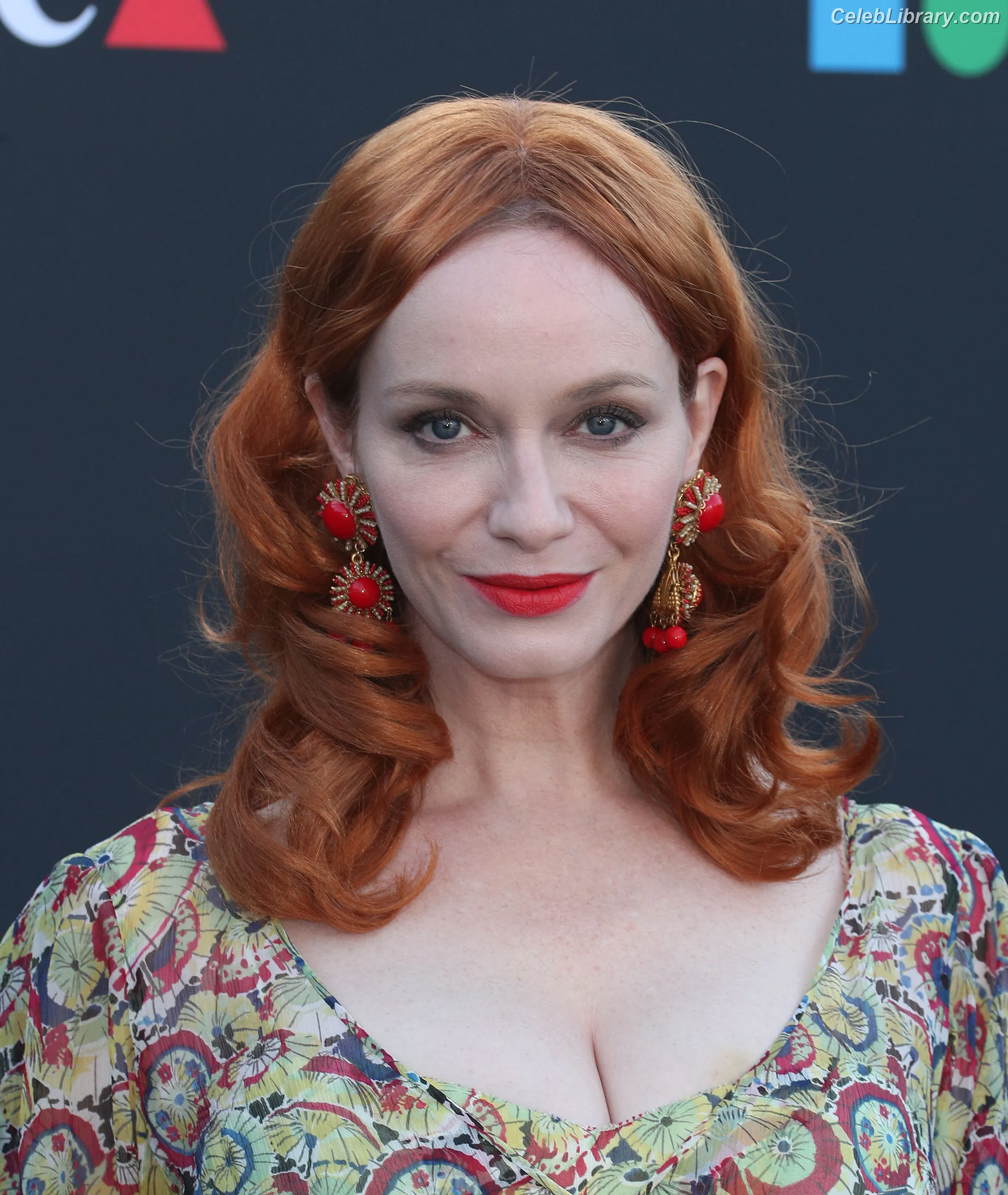 Christina Hendricks photo 14 of 2760