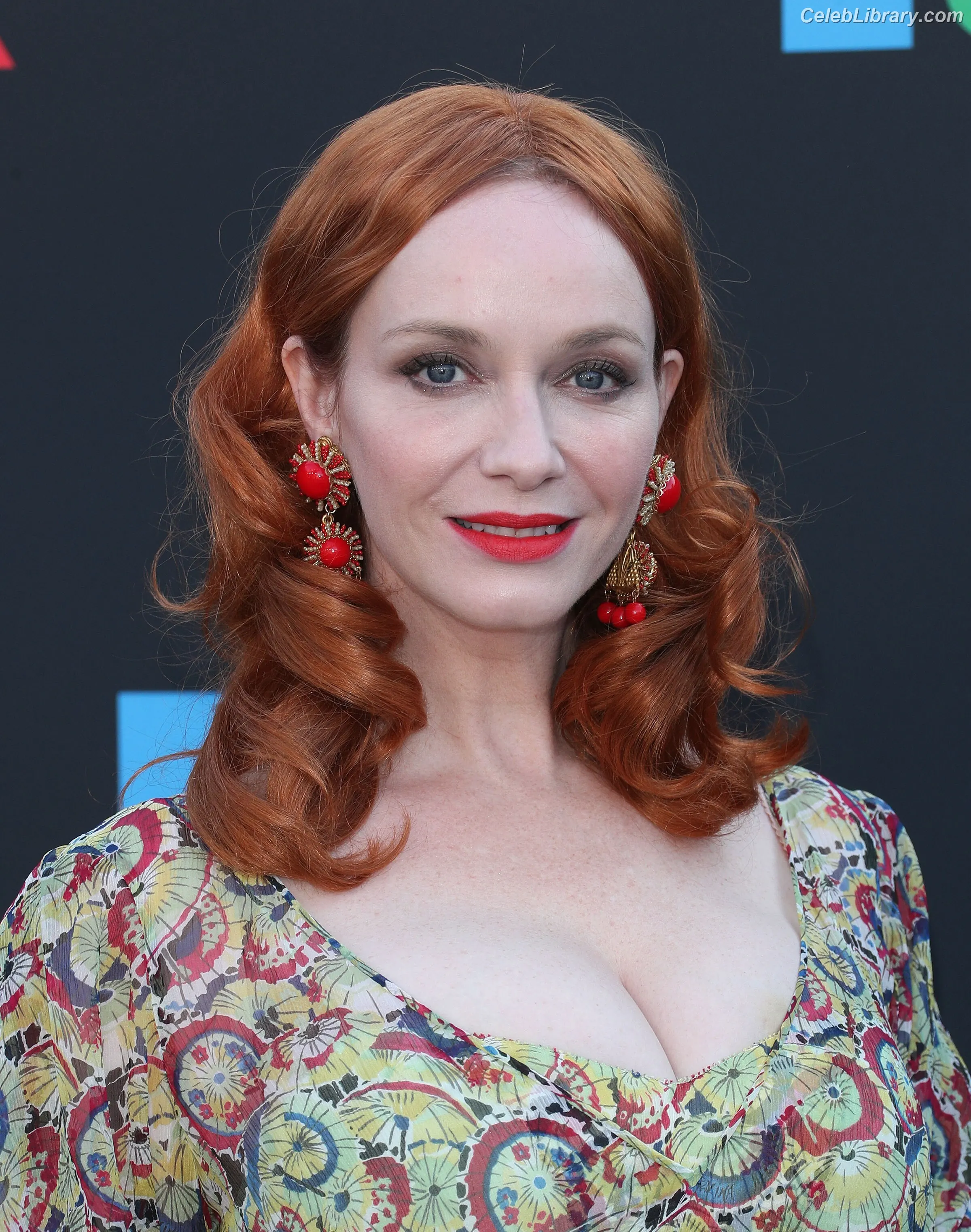 Christina Hendricks photo 21 of 2760