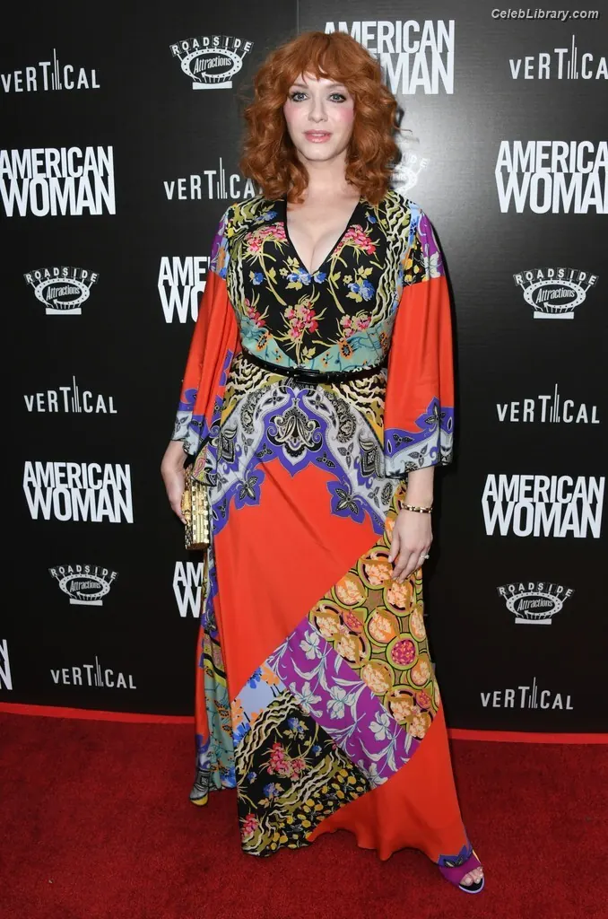 Christina Hendricks photo 7 of 2760