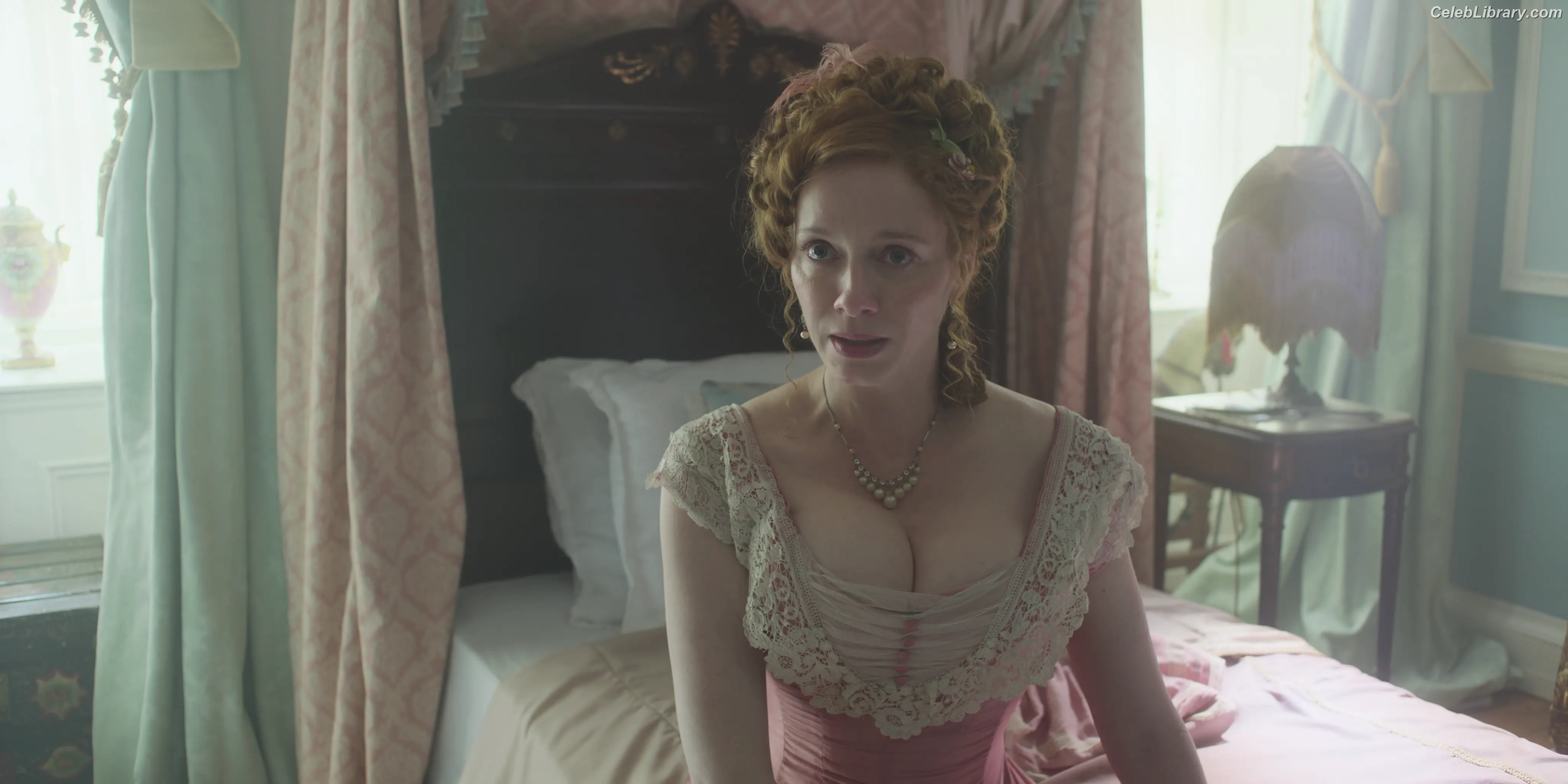 Christina Hendricks photo 6 of 2760