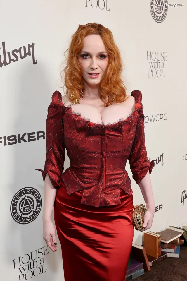 Christina Hendricks photo 21 of 2760