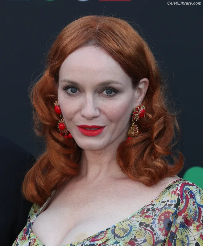 Christina Hendricks photo 18 of 2758